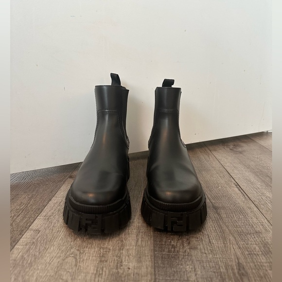 Fendi Black Leather Logo Platform Boots Size 38. - Picture 11 of 11
